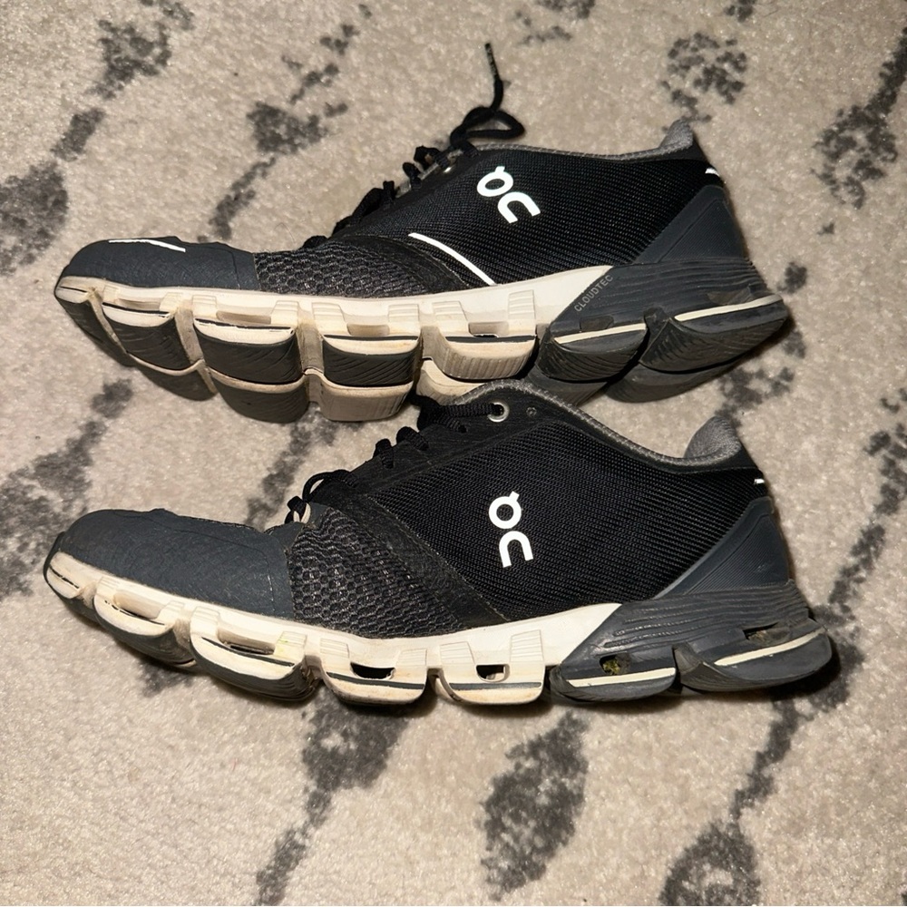 on cloud cloudtec womens 7.5 running walking shoes black